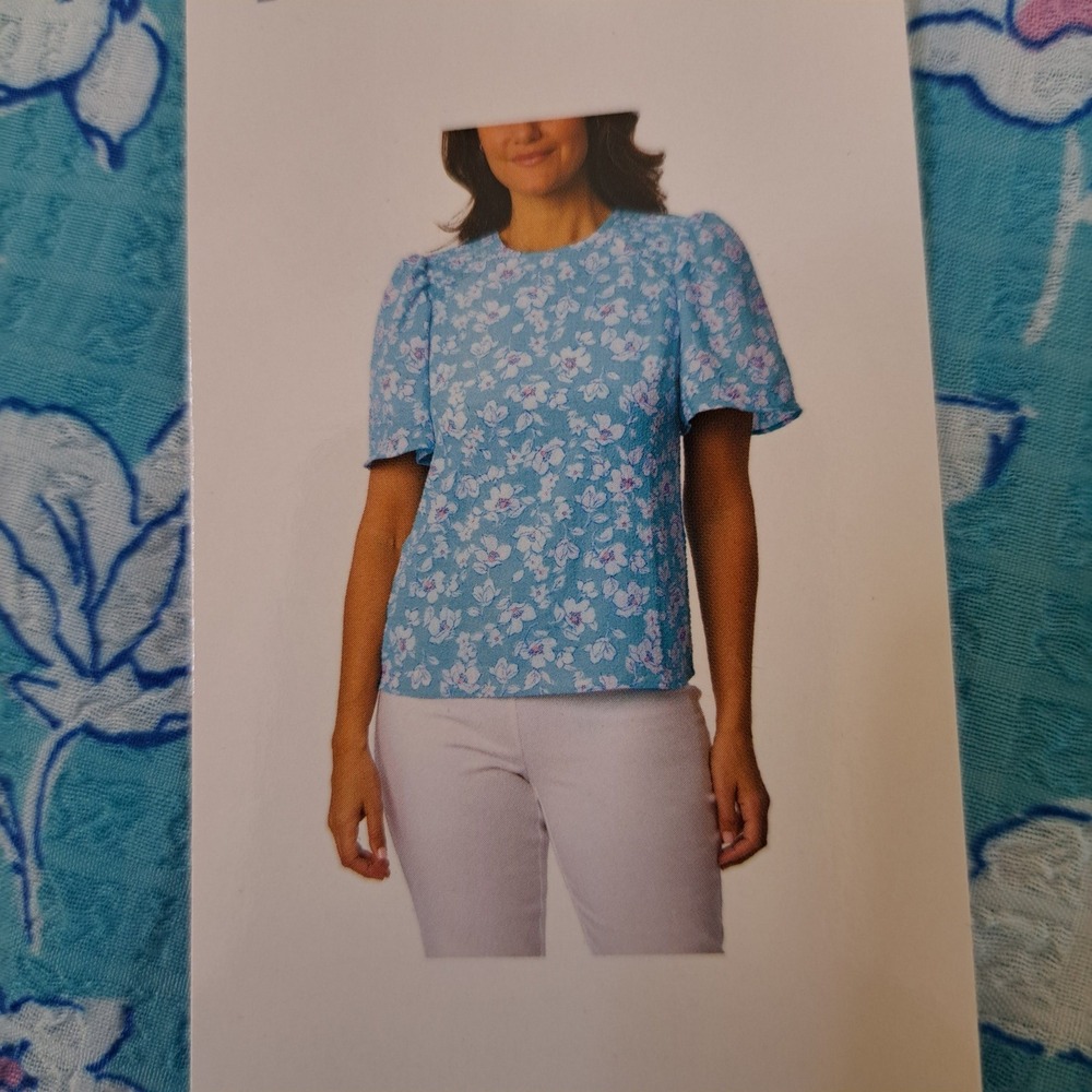 Draper James Blouse Womens L Blue NWT Smocked Shoulder Floral 1514-210
